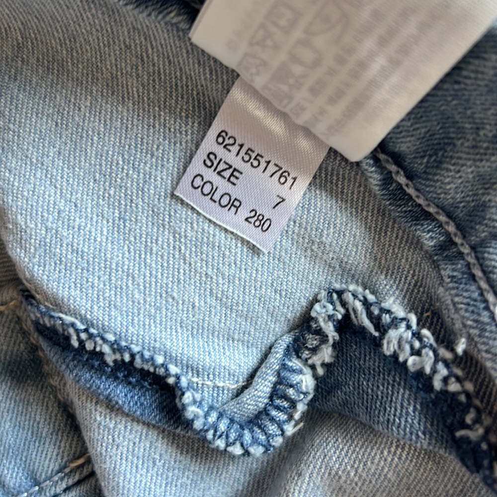 Hollister Low-Rise Light Wash Denim Boyshort Size 28 - Picture 3 of 5